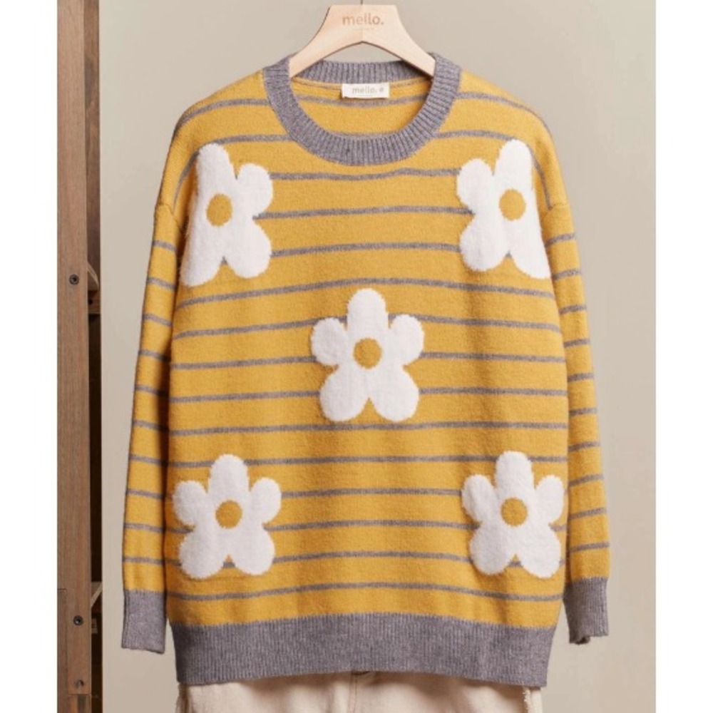 135 Mello Gray Yellow Sunflower Daisy Patch Striped Sweater Medium PTP: 23" BB1